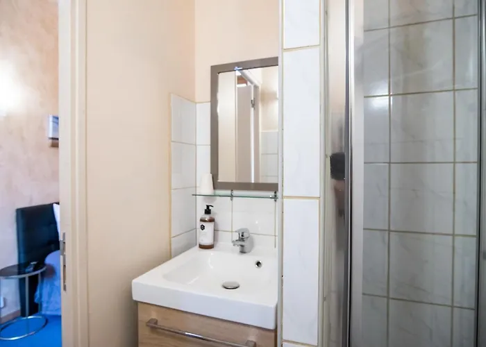 Hotel De La Gare Latresne